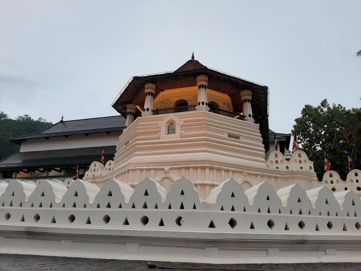 Lalanga Homestay Kandy Exteriör bild